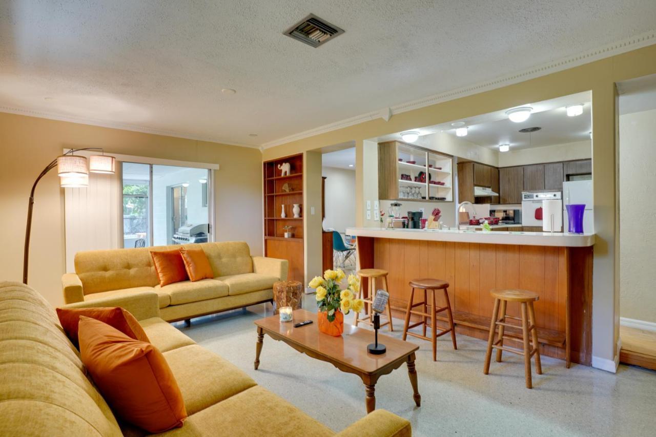 Charming Mid-Century House - Just Steps To Lake! เลคแลนด์ ภายนอก รูปภาพ