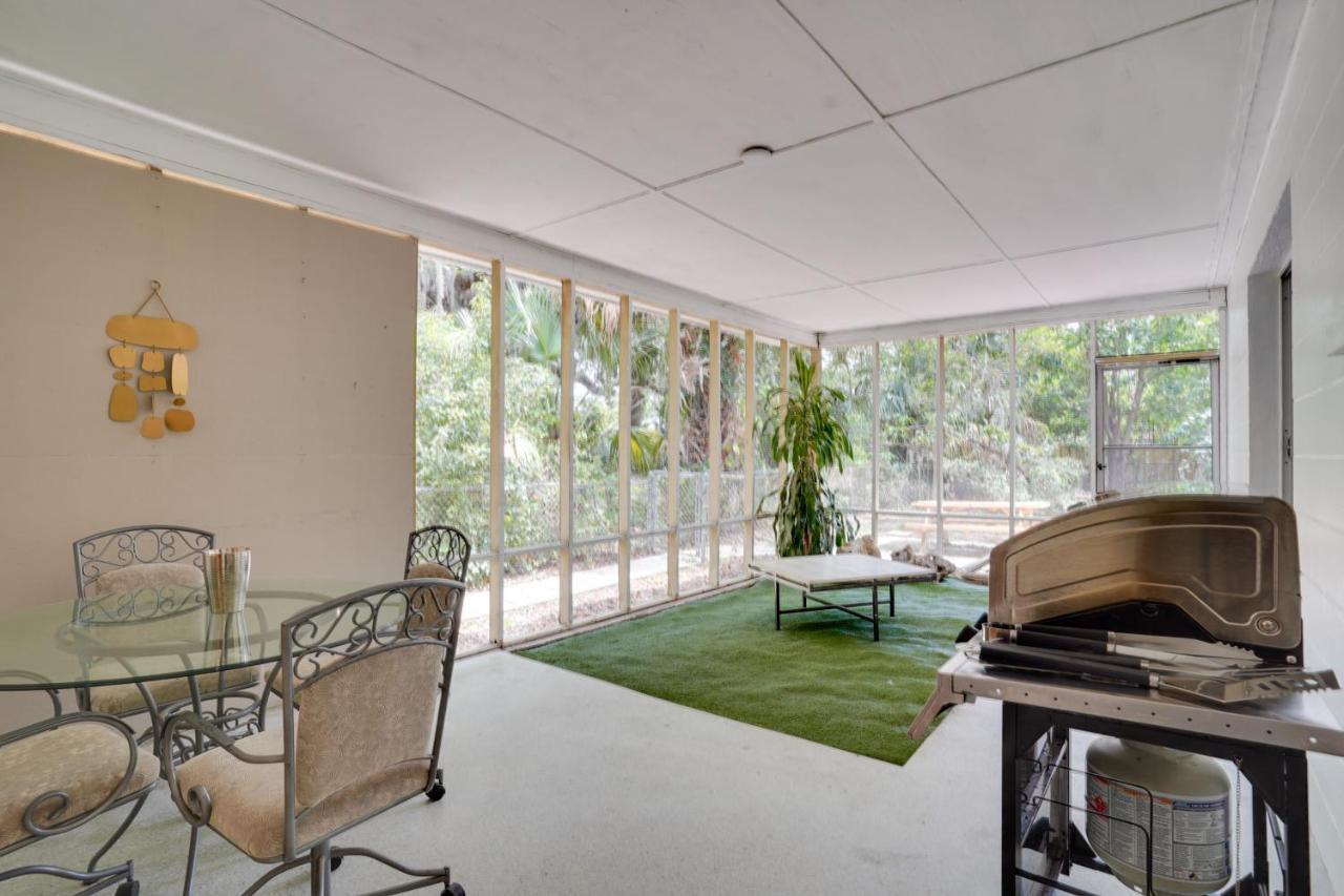 Charming Mid-Century House - Just Steps To Lake! เลคแลนด์ ภายนอก รูปภาพ